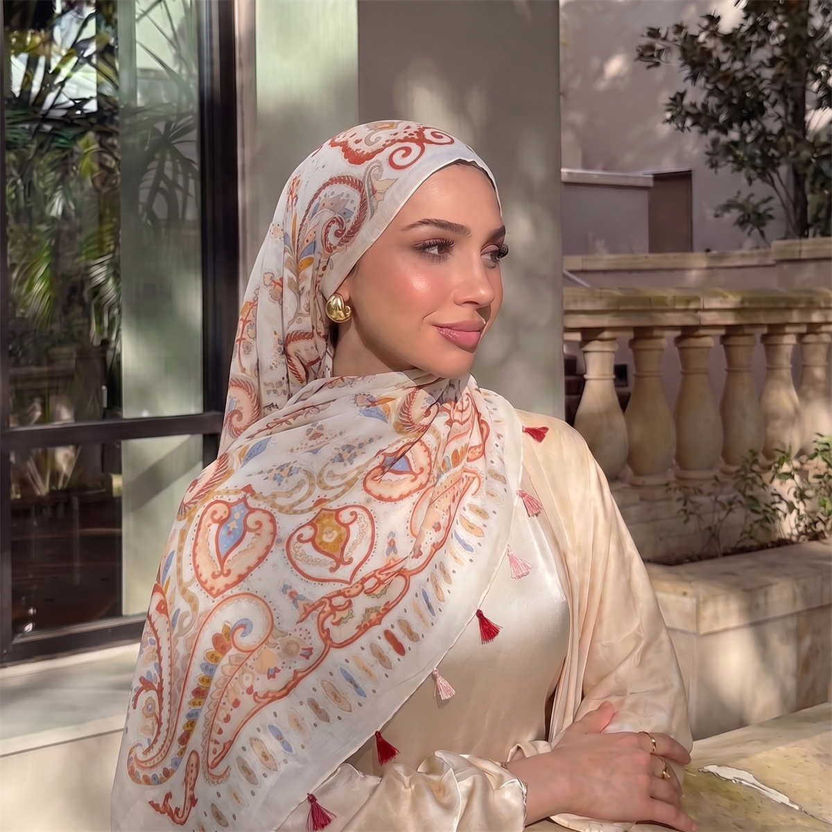 Vintage Fashion Prints - Vintage Paisley Print Tassel Hijab Scarf