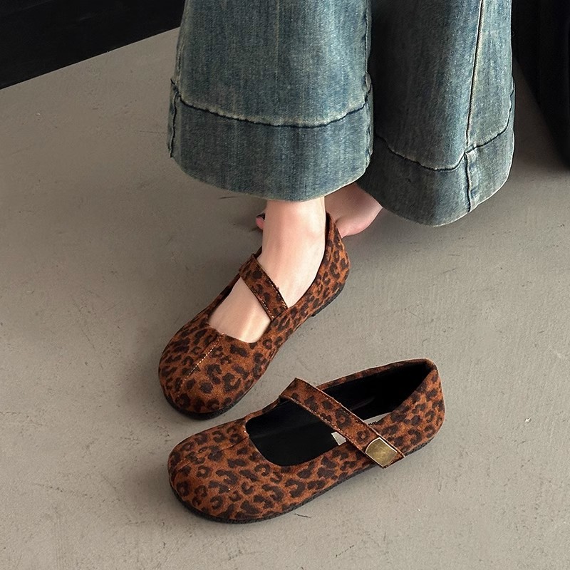 Vintage Fashion Ladies - Vintage Leopard Print Suede Mary Jane