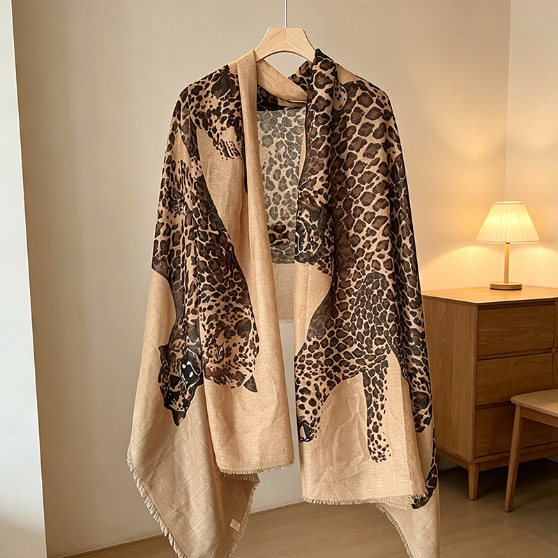 Vintage Leopard Print Hijab an - огляд і ціна Vintage Fashion Prints