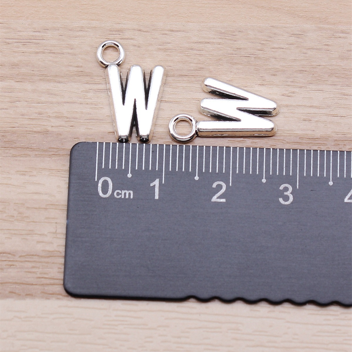 Antique Silver Letter Charm Nu - огляд і ціна Vintage Fashion Names
