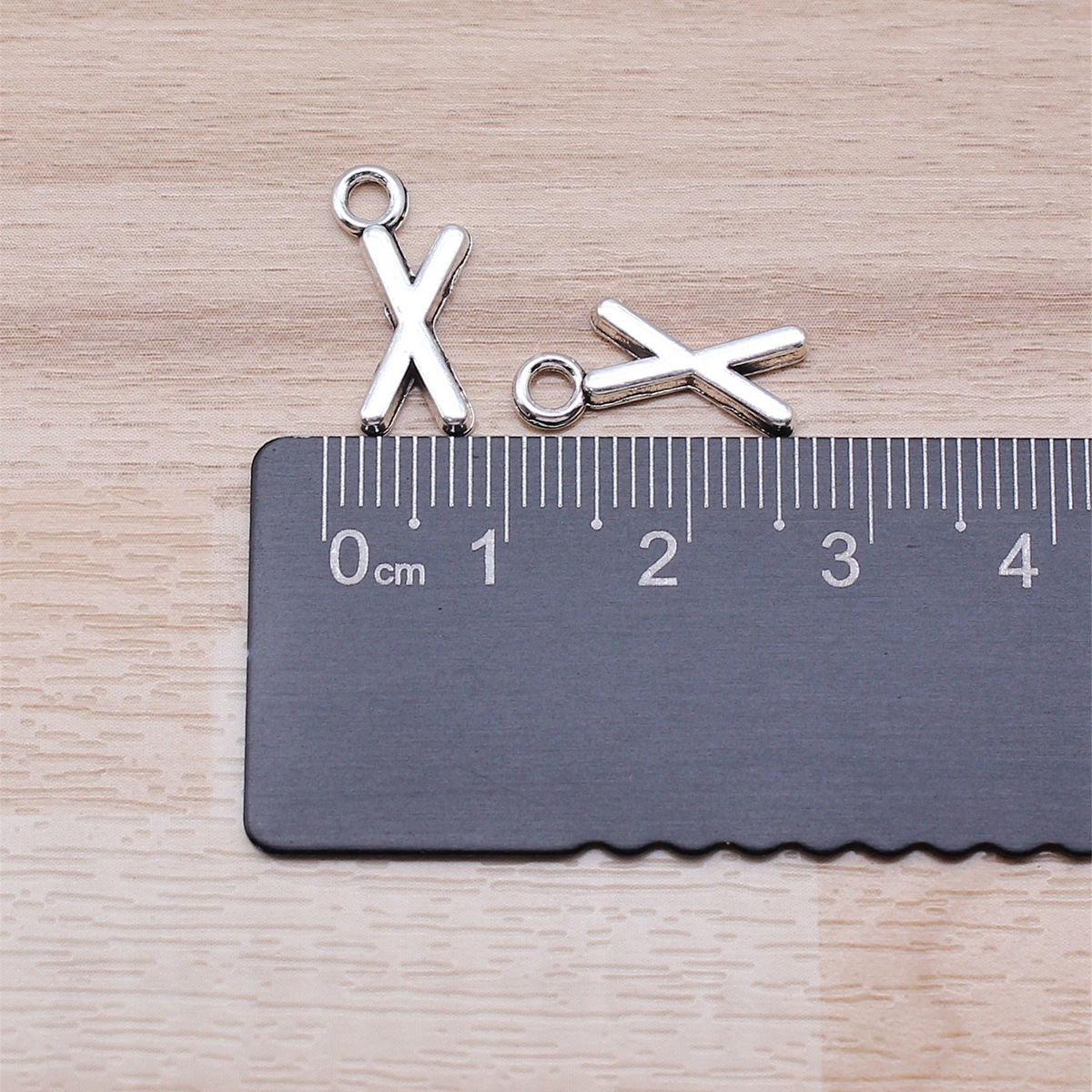 Antique Silver Letter Charm Nu - огляд і ціна Vintage Fashion Names