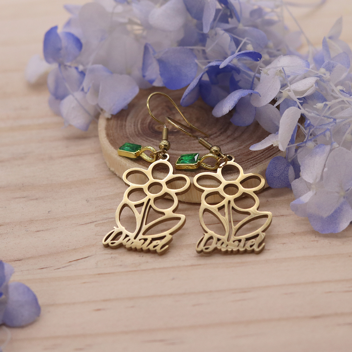 Chandler Vintage Flower Earrin - огляд і ціна Vintage Fashion Names