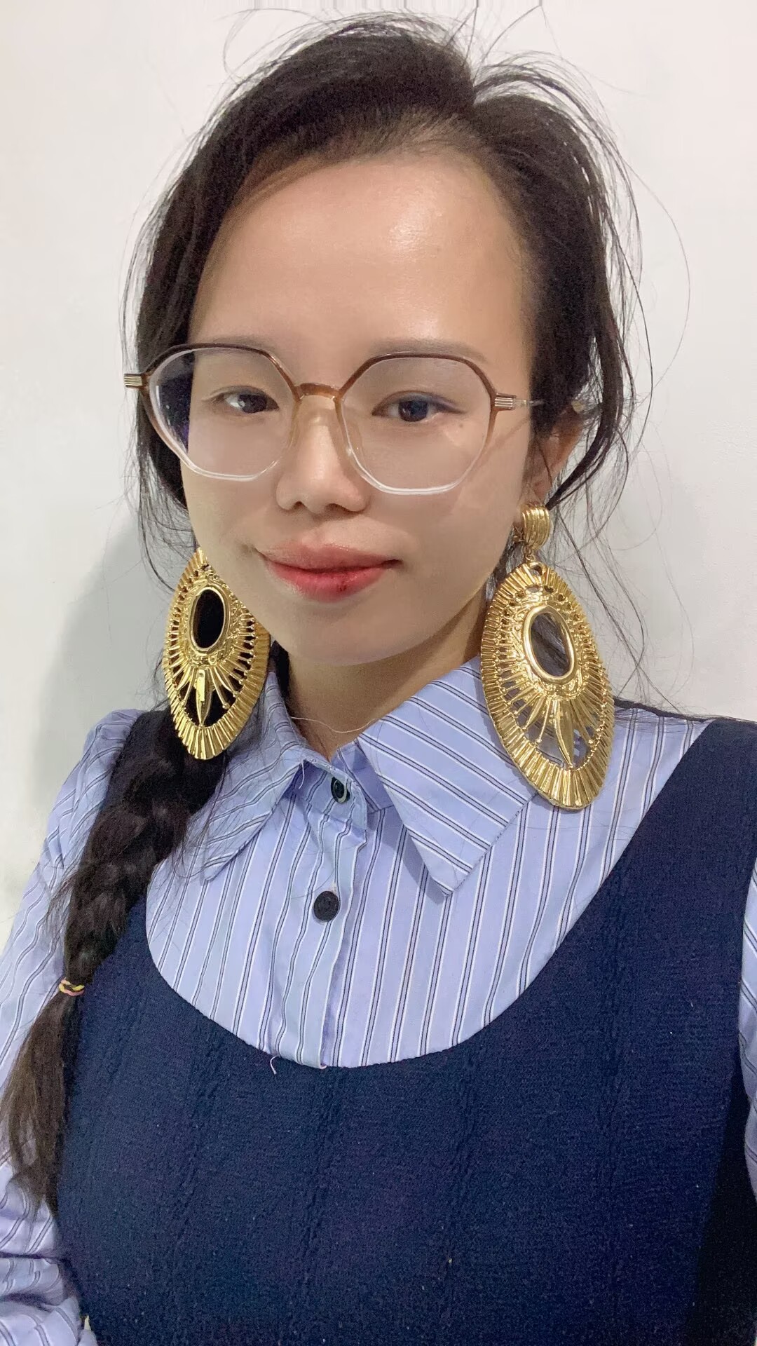 Vintage Gold Hollow Oval Sunbu - огляд і ціна Vintage Fashion Look